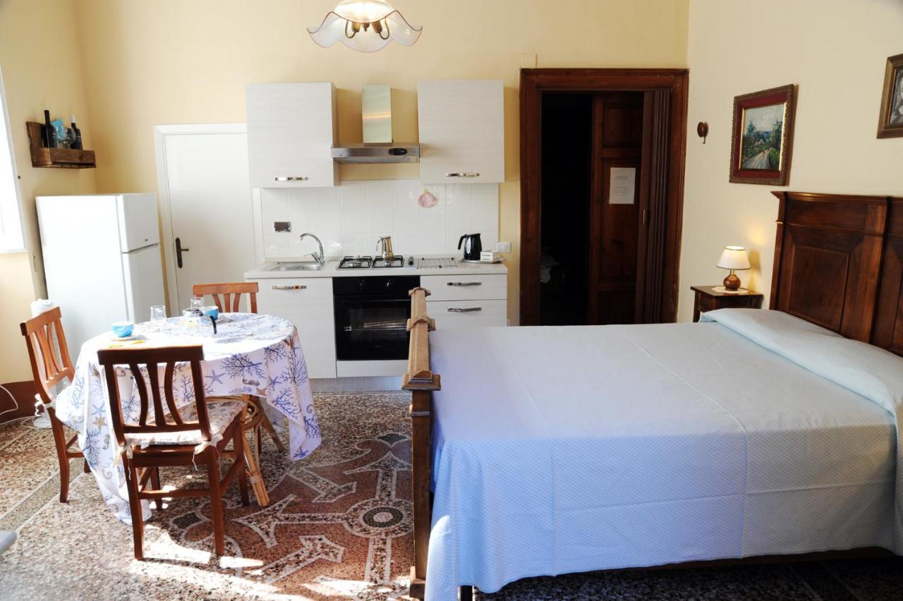 Villa Teresa Porto Azzurro Ngoại thất bức ảnh