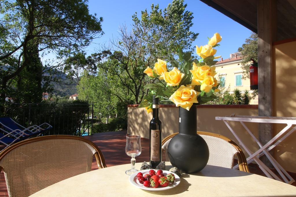 Villa Teresa Porto Azzurro Ngoại thất bức ảnh