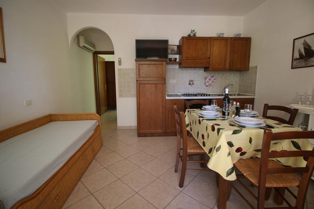 Villa Teresa Porto Azzurro Ngoại thất bức ảnh