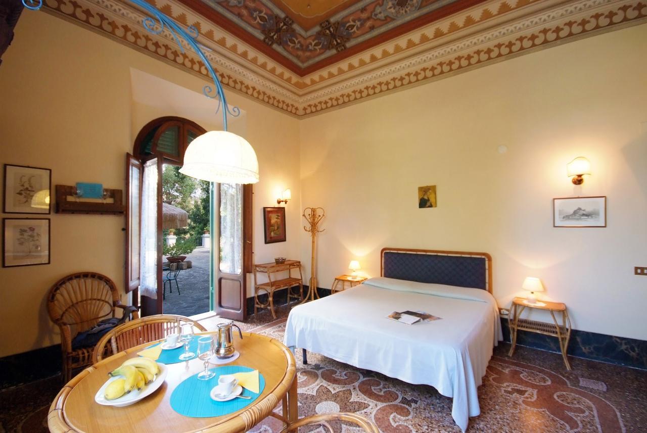 Villa Teresa Porto Azzurro Ngoại thất bức ảnh